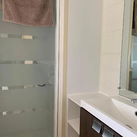 De La Ferme Aux Anesses, Mobil Sofia2 キャンプ場 *