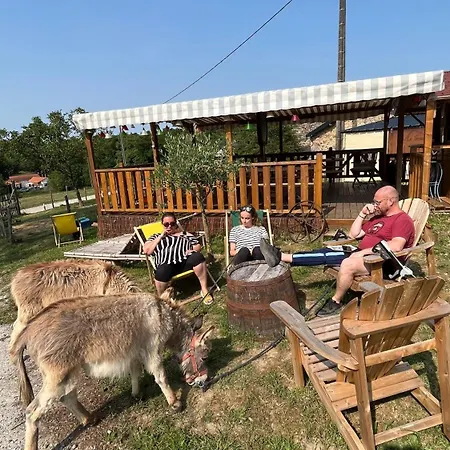 De La Ferme Aux Anesses, Mobil Sofia2 キャンプ場 *